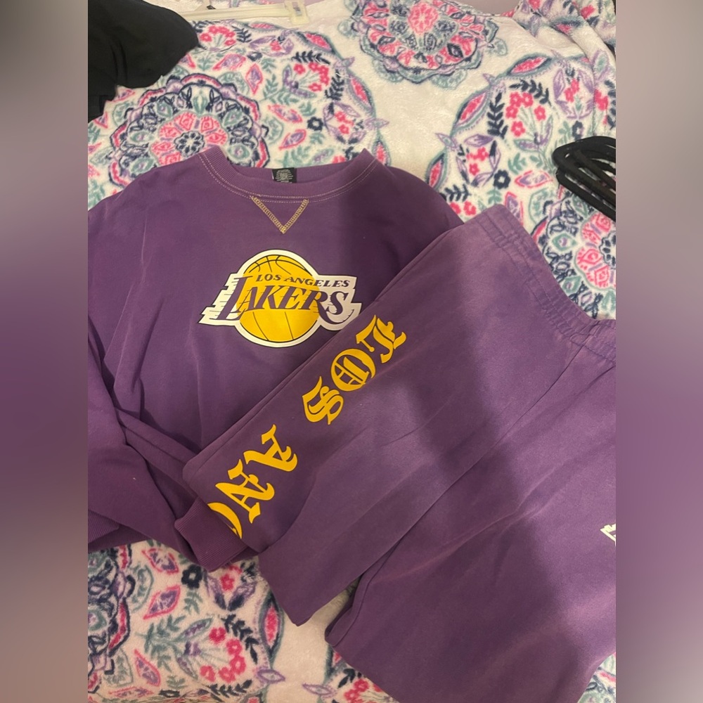 Lakers set
